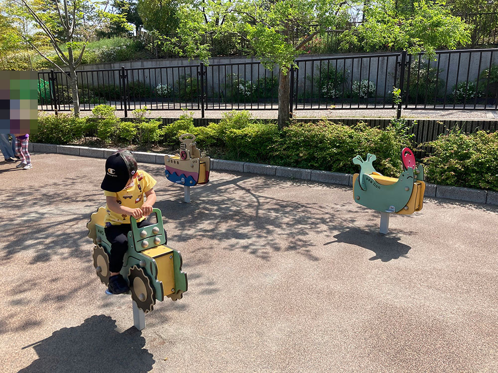 二子玉川公園のスプリング遊具