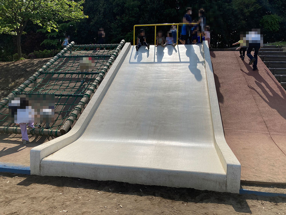 二子玉川公園の大型滑り台